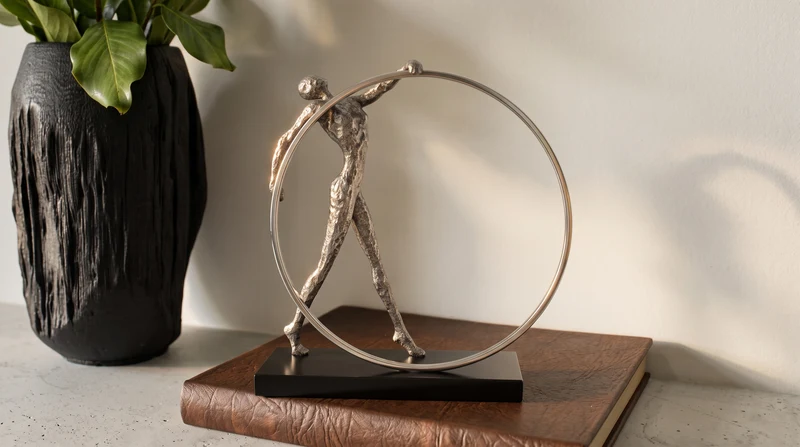 GIMNASIA HOMBRE FIGURA DECORATIVA SIMPLE EN RESINA Y METAL