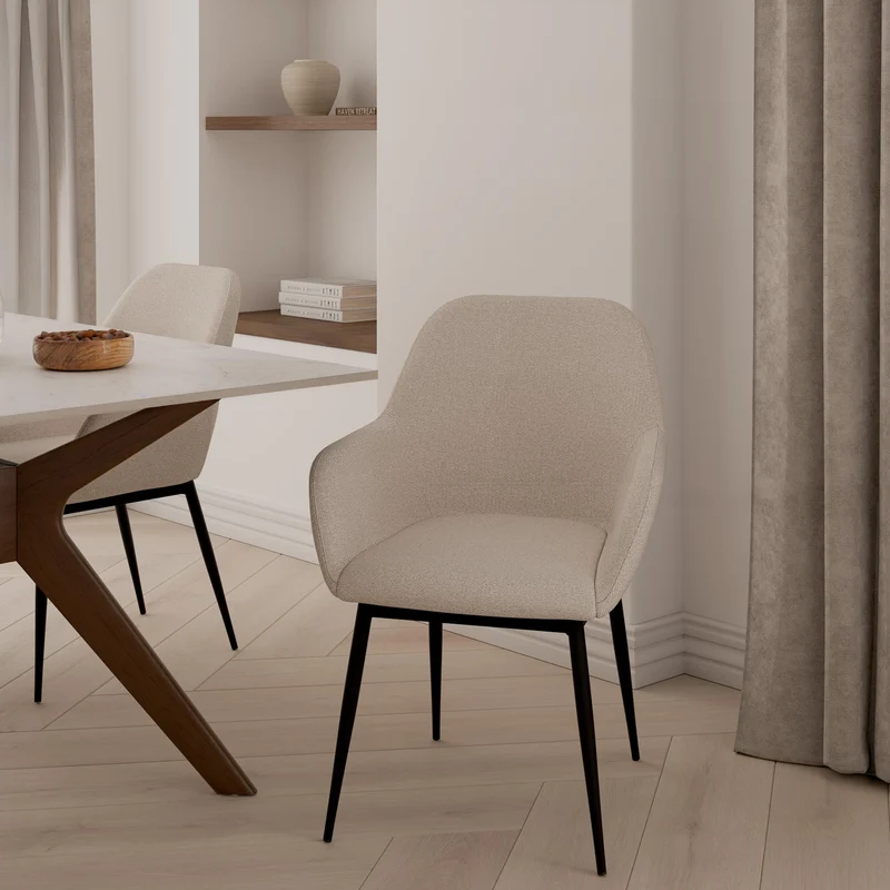 Silla Isabella beige con patas negras