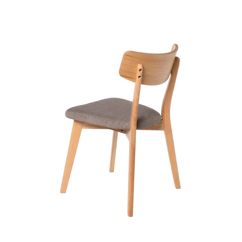 Silla Keira gris claro con patas de roble