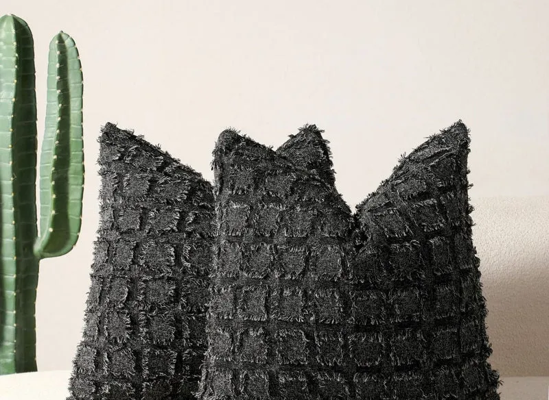 Cojín negro con formas cuadradas texturizadas, 45x45 cm, ELVIO