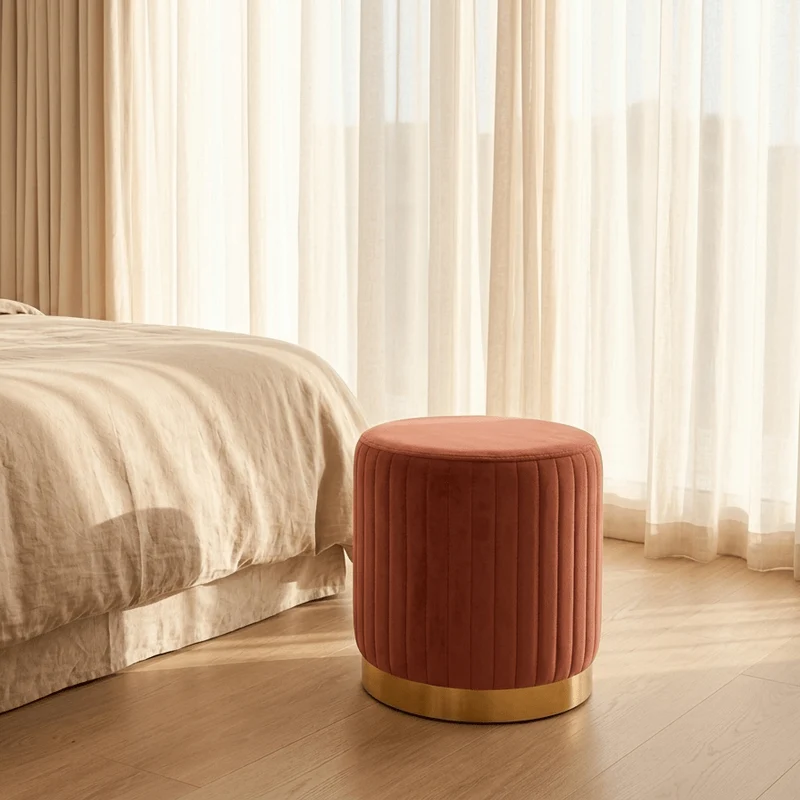 Pouf Tijolo de Veludo com riscas em dourado ANDRIA