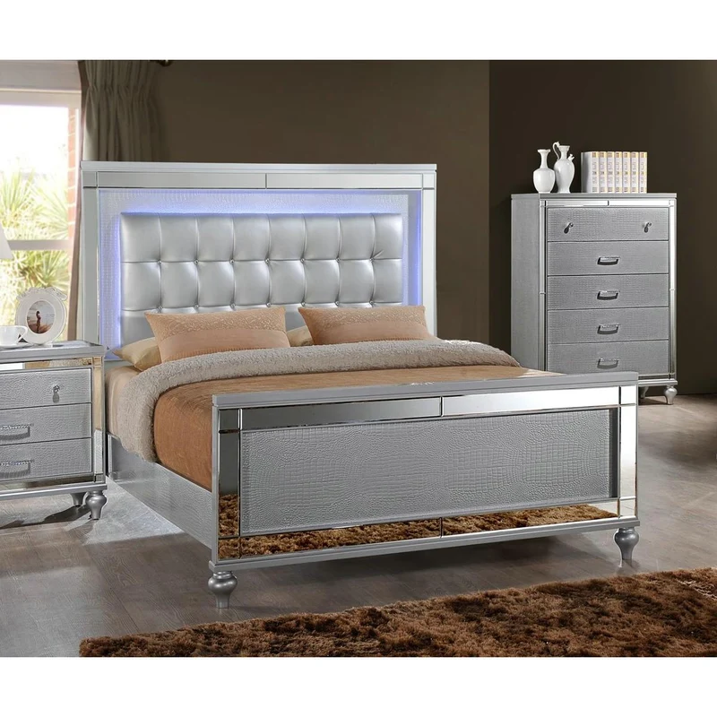 New Classic Furniture Valentino BA9698S California King Upholstered Bed - Silver